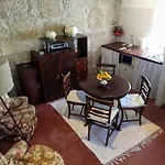 Refugio De Calheiros קוביליה